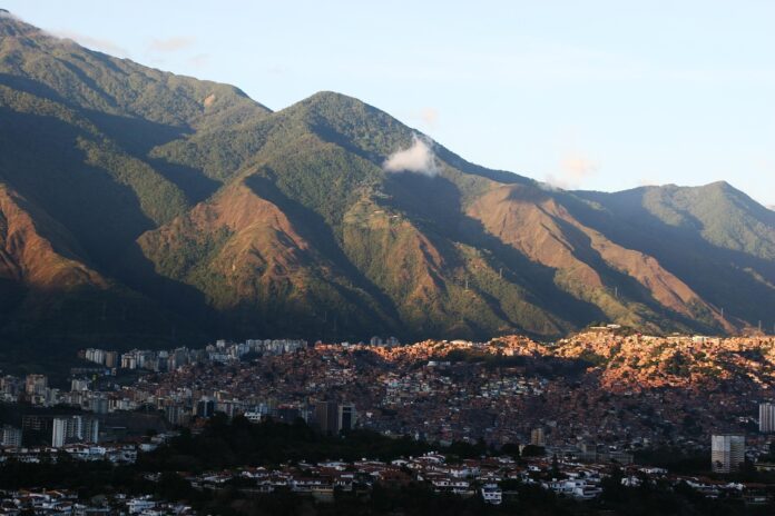 Venezuela ready to impose state of emergency if attacked by US