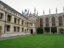 Oxford University encourages students to use ChatGPT Oxford University encourages students to use ChatGPT