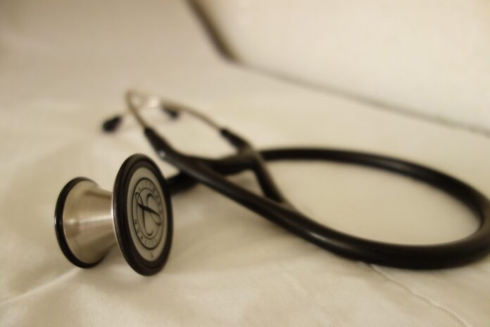 Doctors develop AI stethoscope to detect heart conditions instantly
