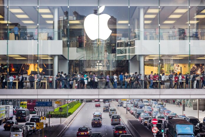 Apple removes apps reporting ICE sightings