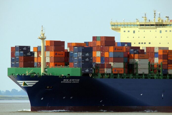 China threatens US with tariffs