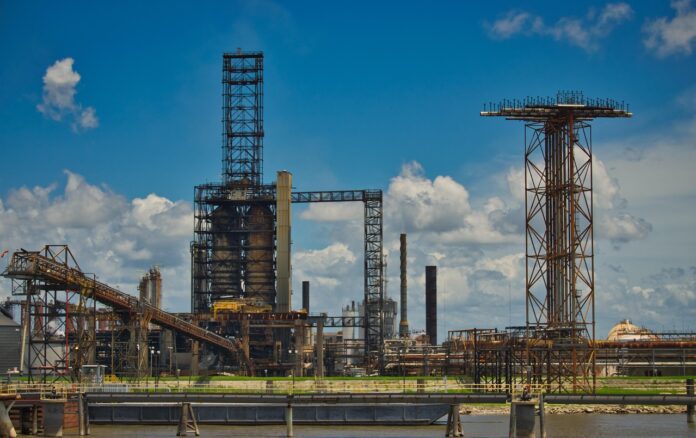 India reportedly set to slash Russian oil imports