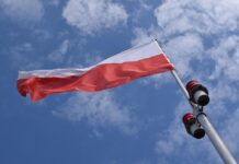 Poland threatens to arrest Putin if he flies over its airspace Poland threatens to arrest Putin if he flies over its airspace