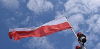 Poland threatens to arrest Putin if he flies over its airspace Poland threatens to arrest Putin if he flies over its airspace