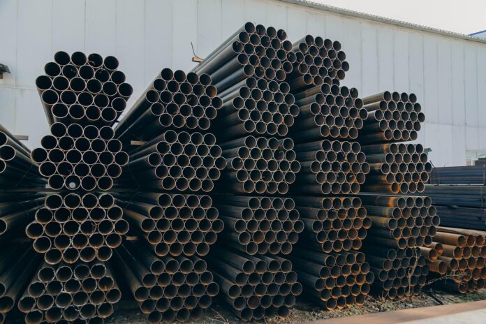EU to halve steel import quotas