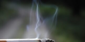 Maldives bans smoking for anyone born after 2007 Maldives bans smoking for anyone born after 2007